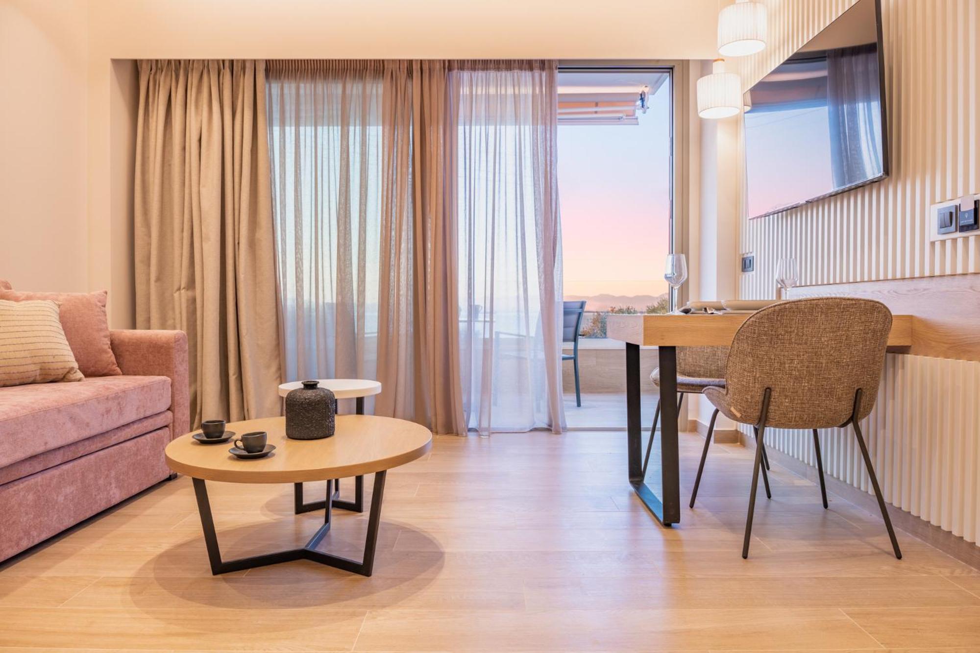 EsthiSea Suites Kalamata