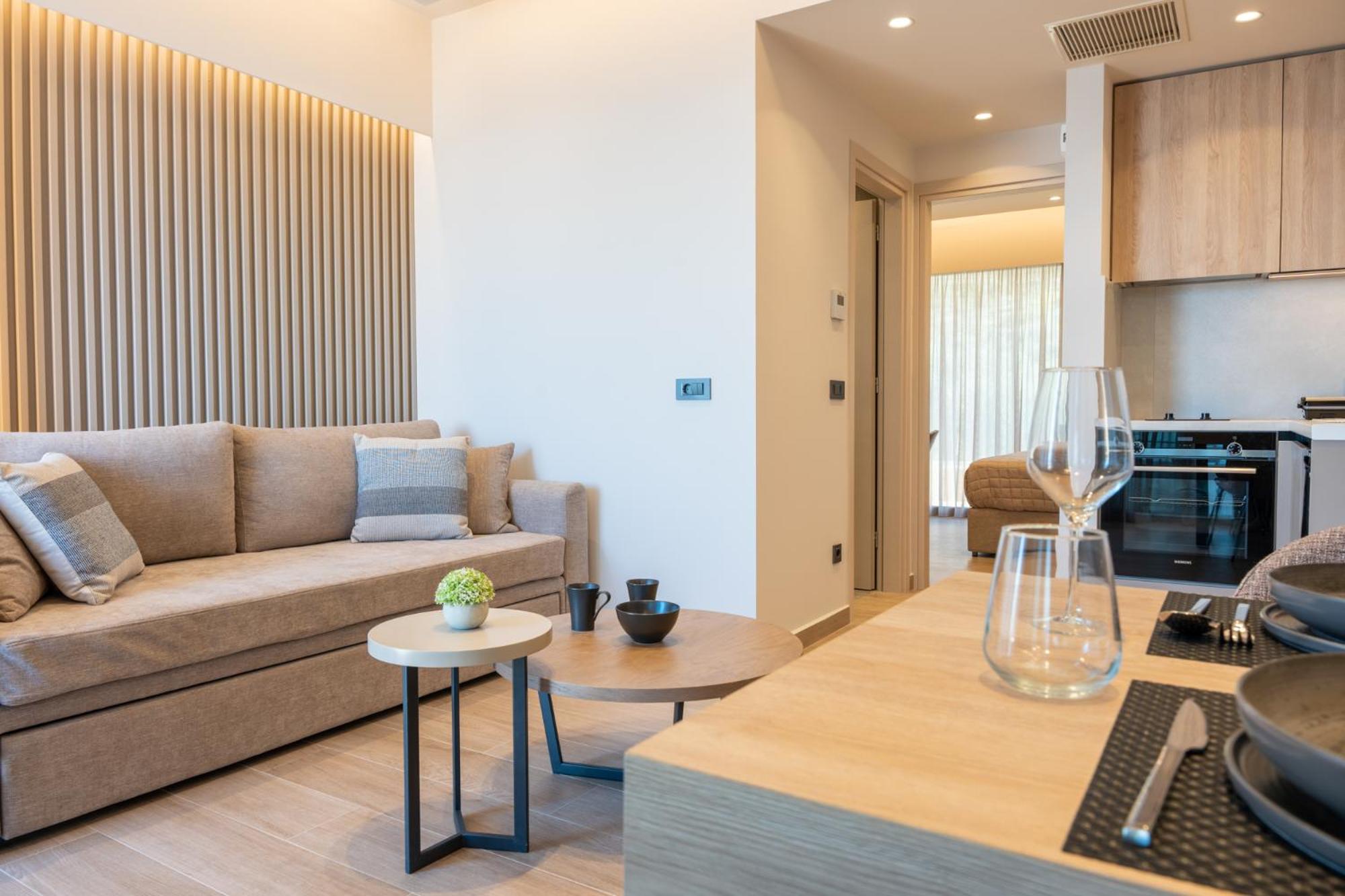 EsthiSea Suites Kalamata