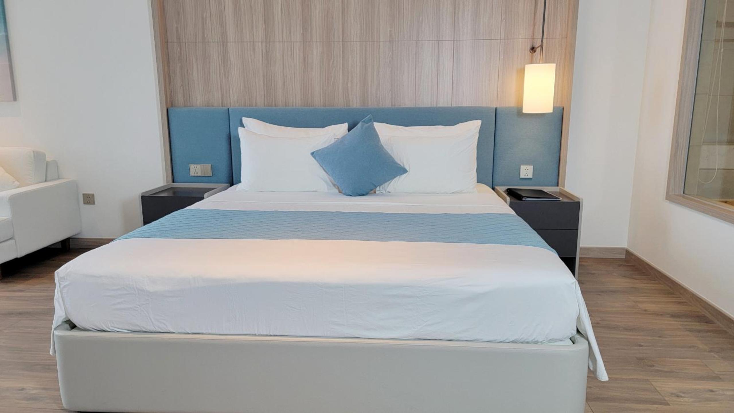 A La carte HaLong view 5