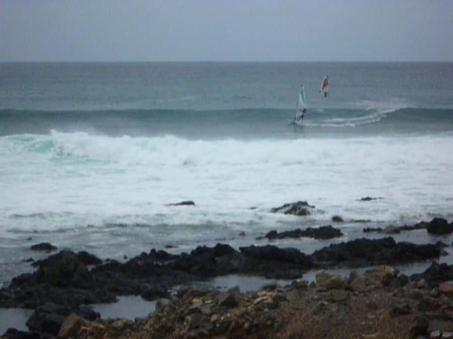 Private surf house & garden, v near beach & town