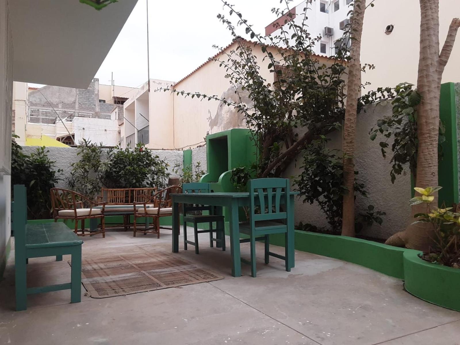 Private surf house & garden, v near beach & town