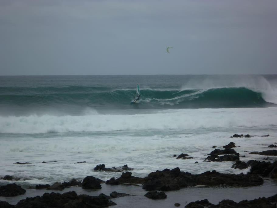 Private surf house & garden, v near beach & town