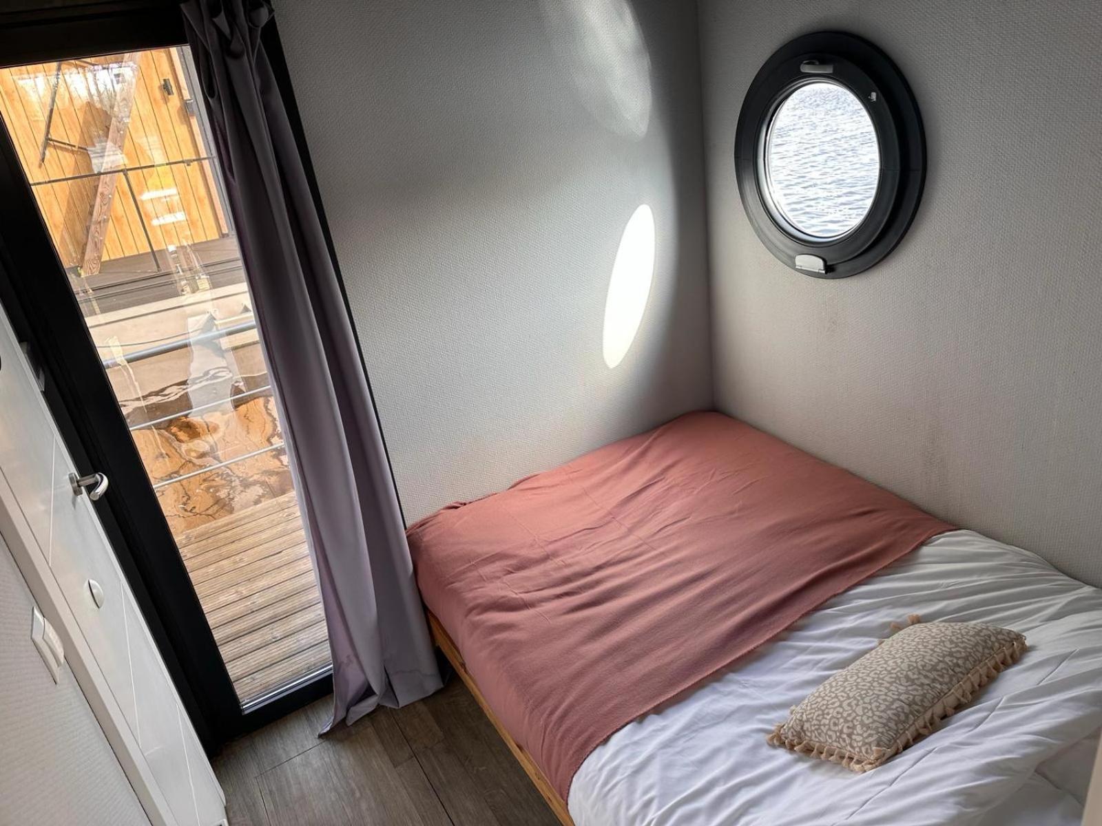 Charming Houseboat in Friesland