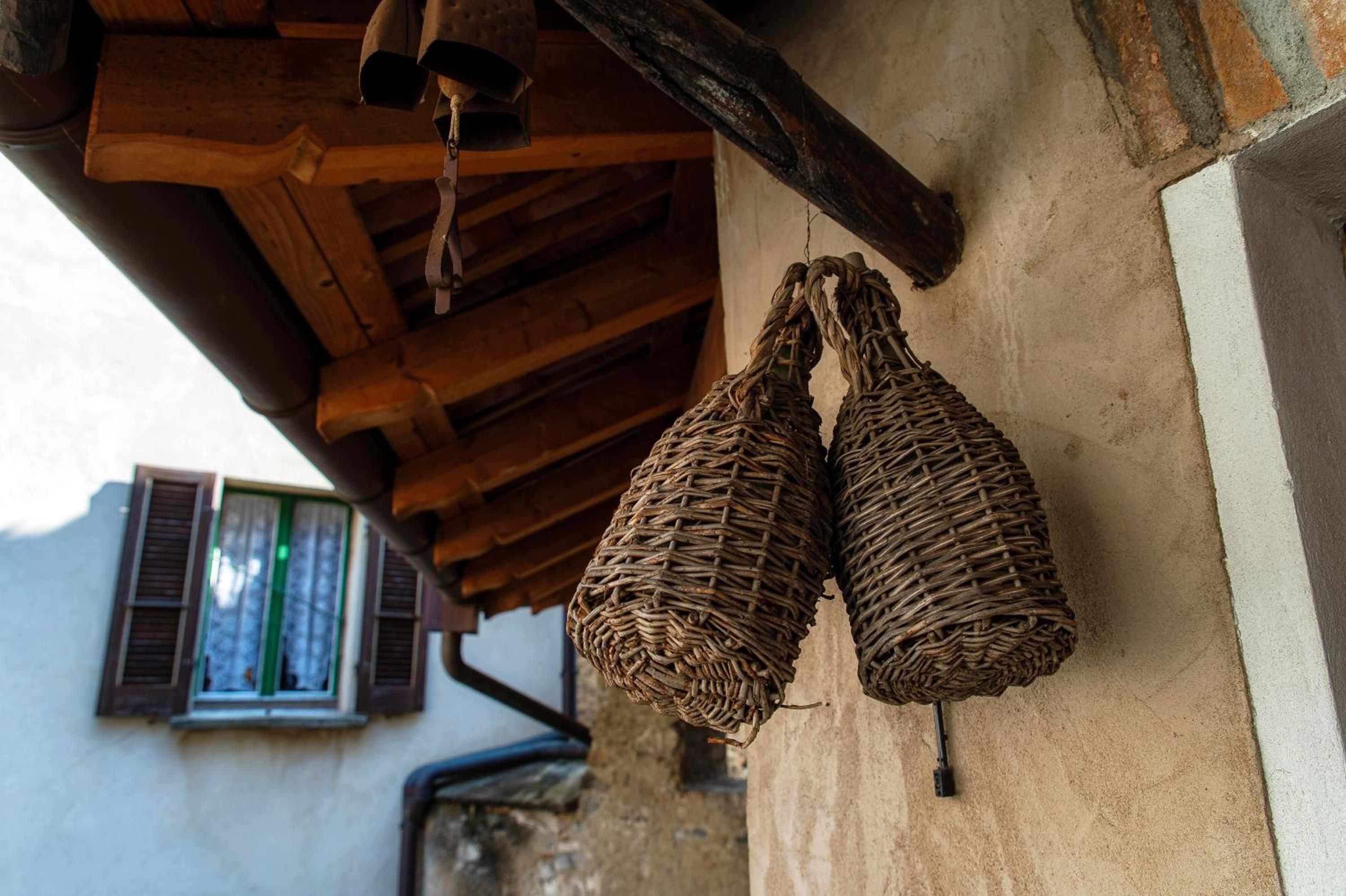 La Casetta di Riva - Cozy Lakeside Village Home