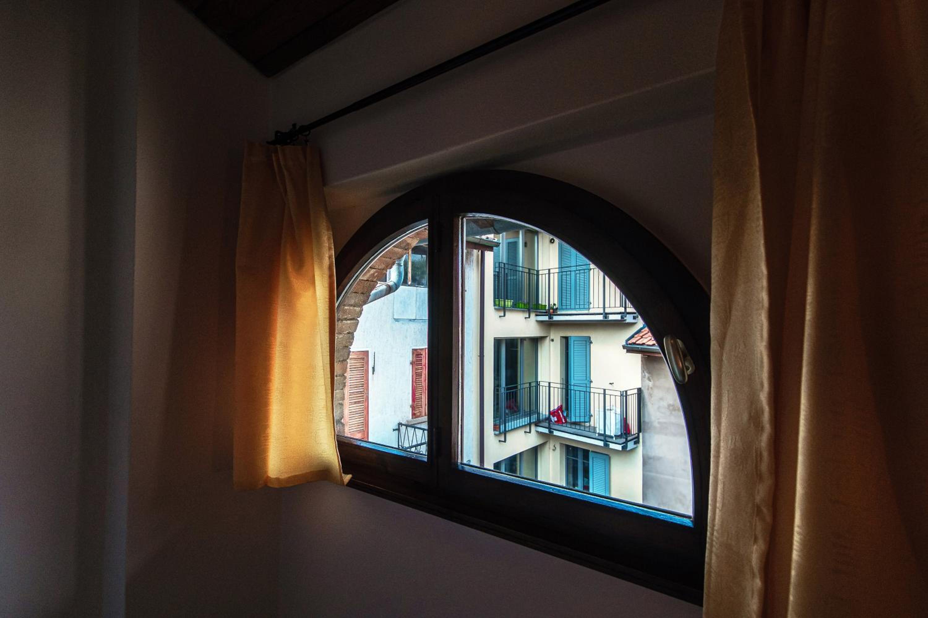 La Casetta di Riva - Cozy Lakeside Village Home