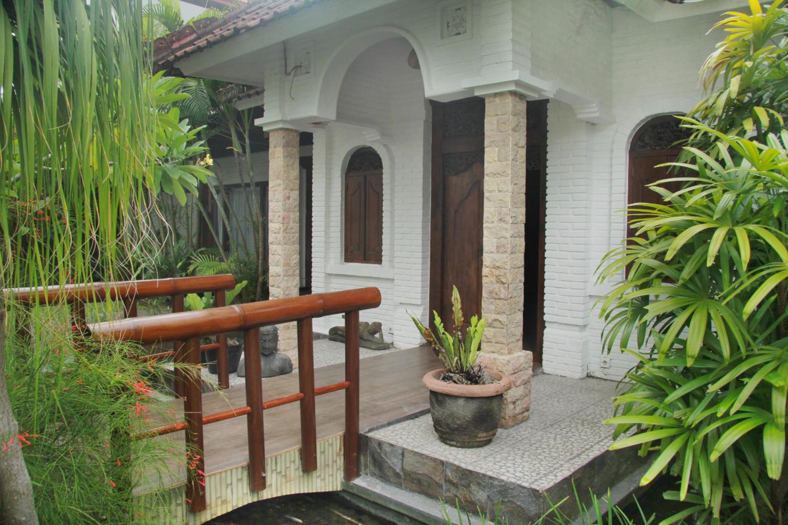 Villa Ndaru - 4 Bedroom Villa in Batu Bolong, Canggu view 3