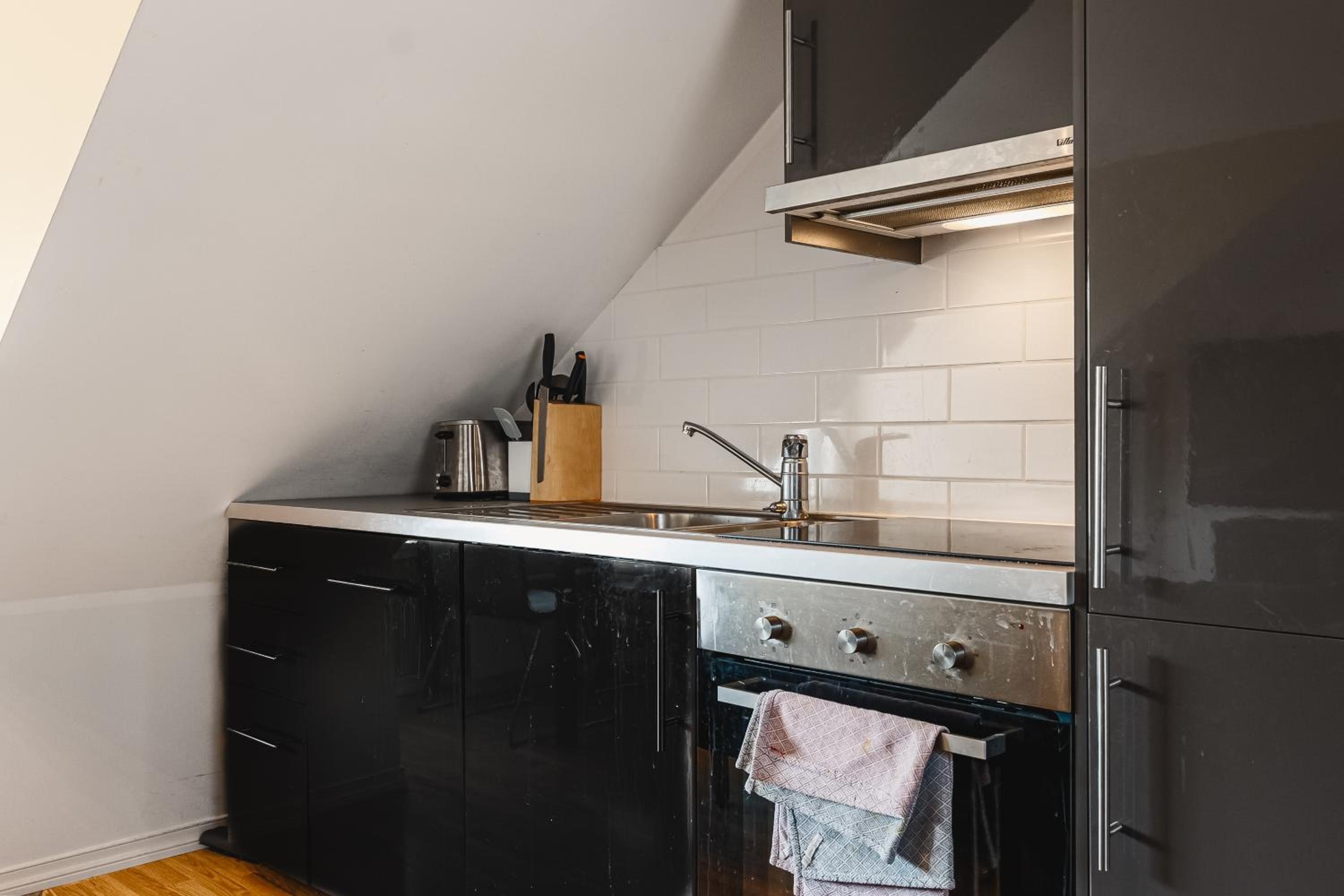 Dinbnb Apartments I Dockside Apartment With Modern Kitchen And Workspace view 4