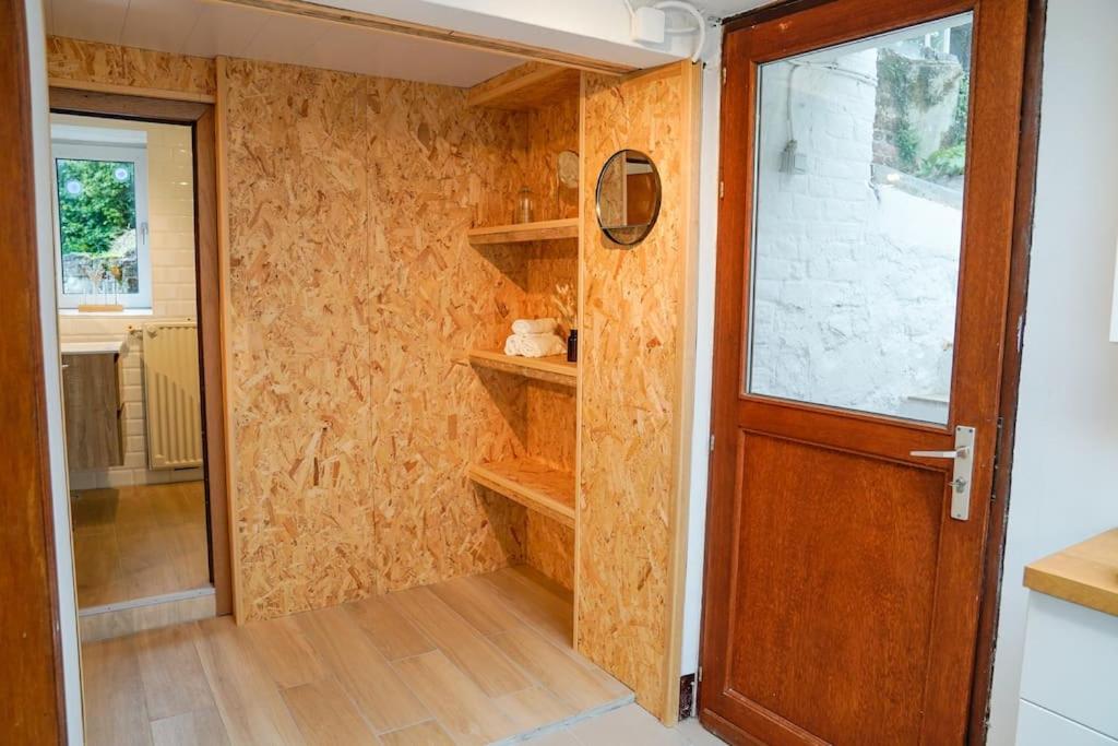 Maison 12 voyageurs tout confort avec jardin au centre de Dinant