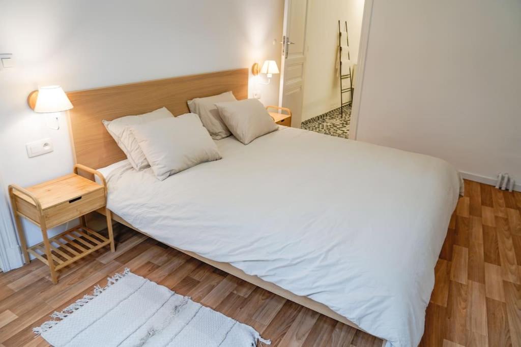 Maison 12 voyageurs tout confort avec jardin au centre de Dinant