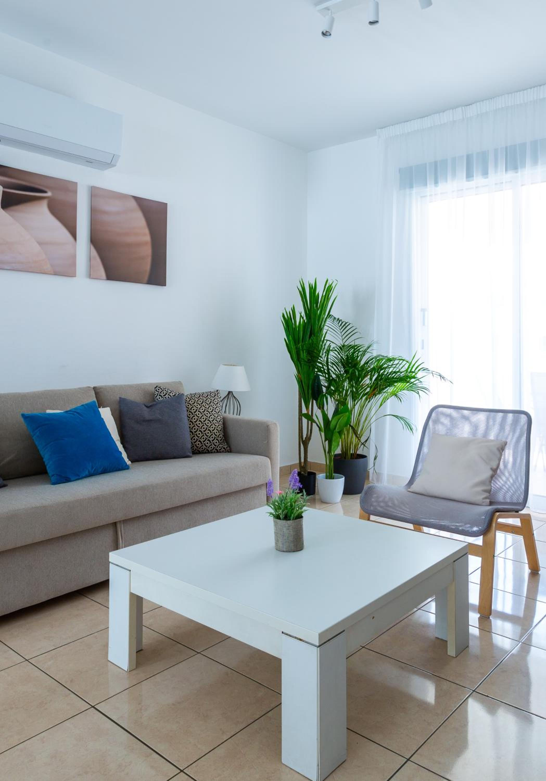 Beautiful 2 bed apartment in Paphos Cyprus