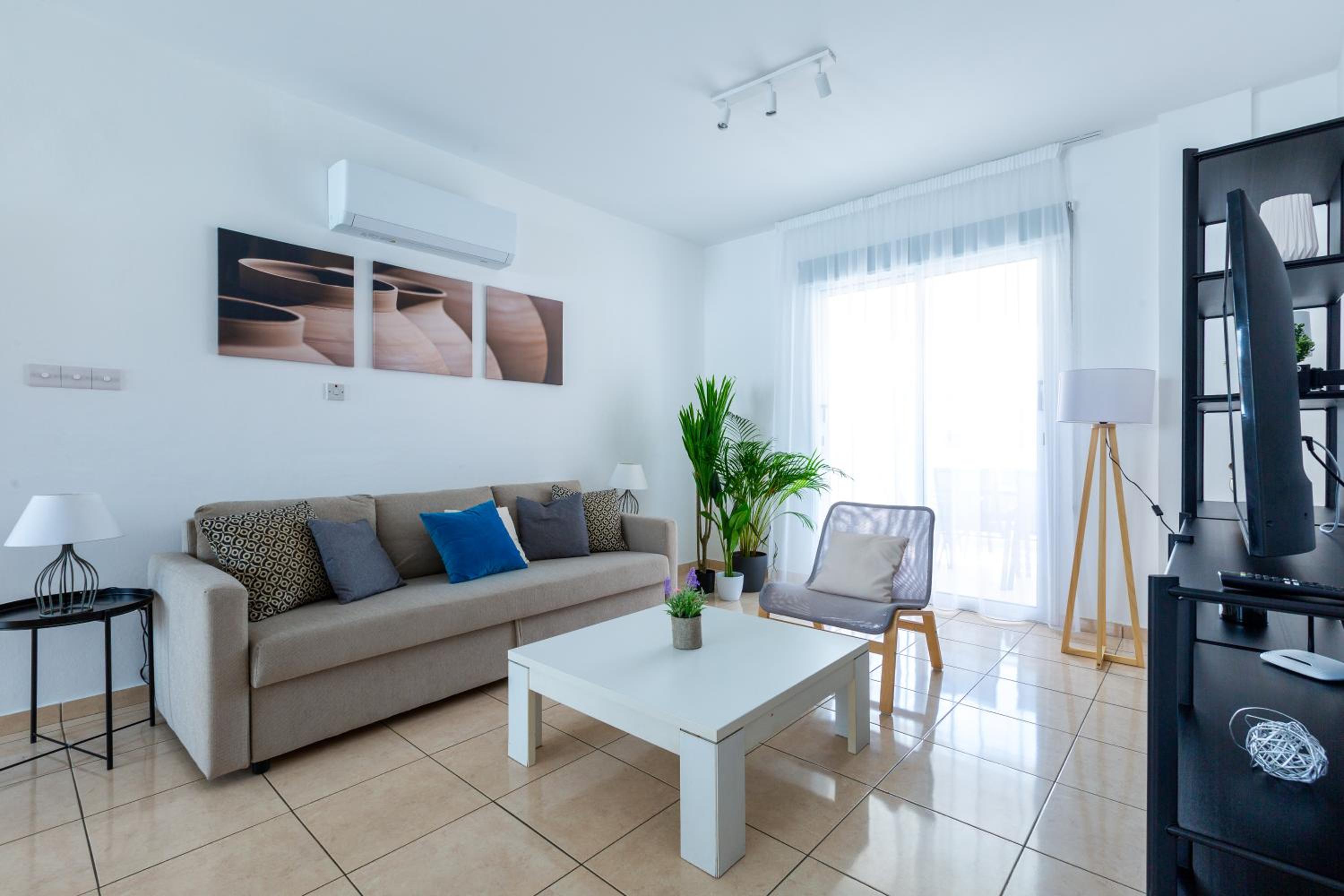 Beautiful 2 bed apartment in Paphos Cyprus