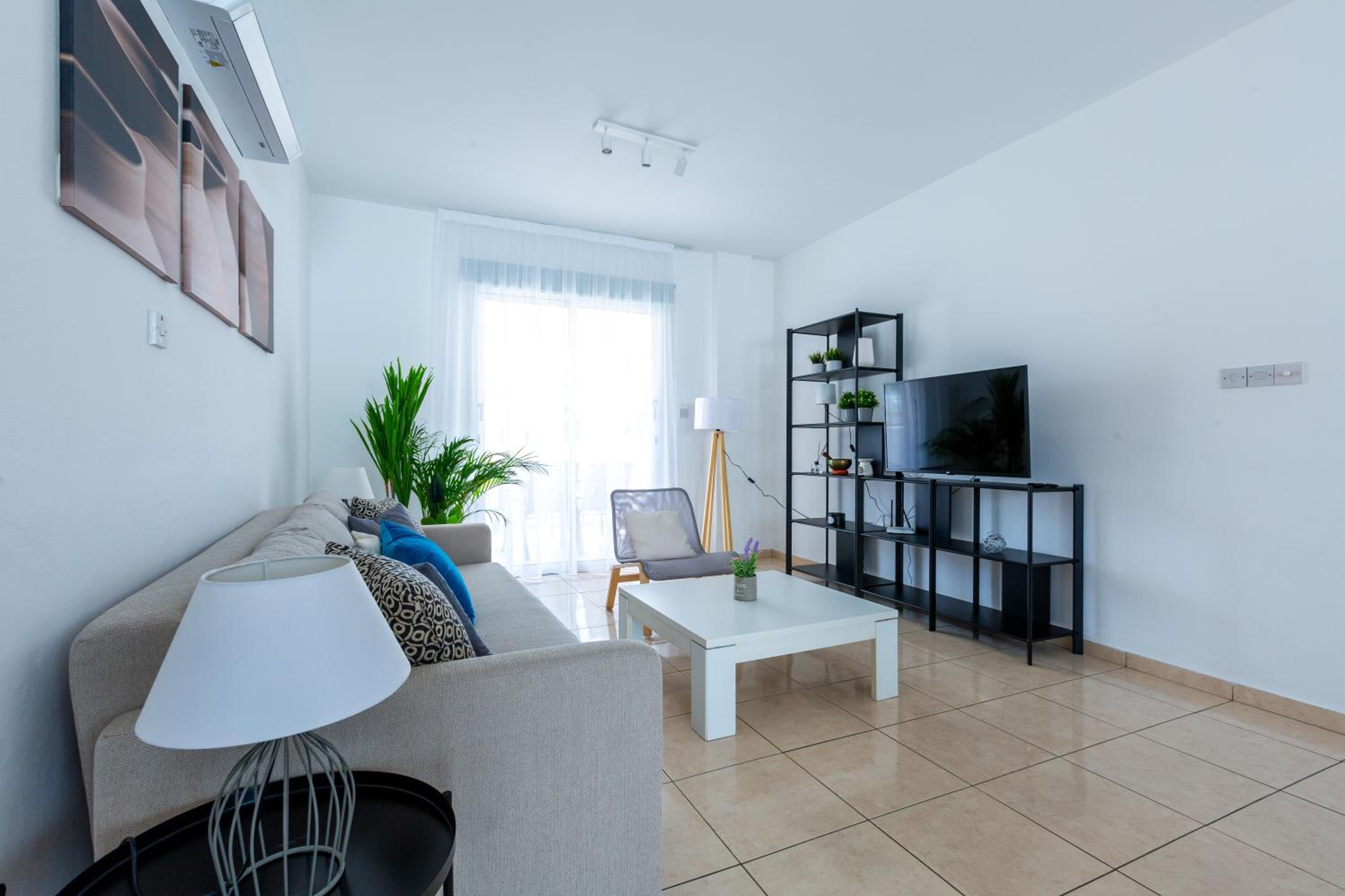 Beautiful 2 bed apartment in Paphos Cyprus