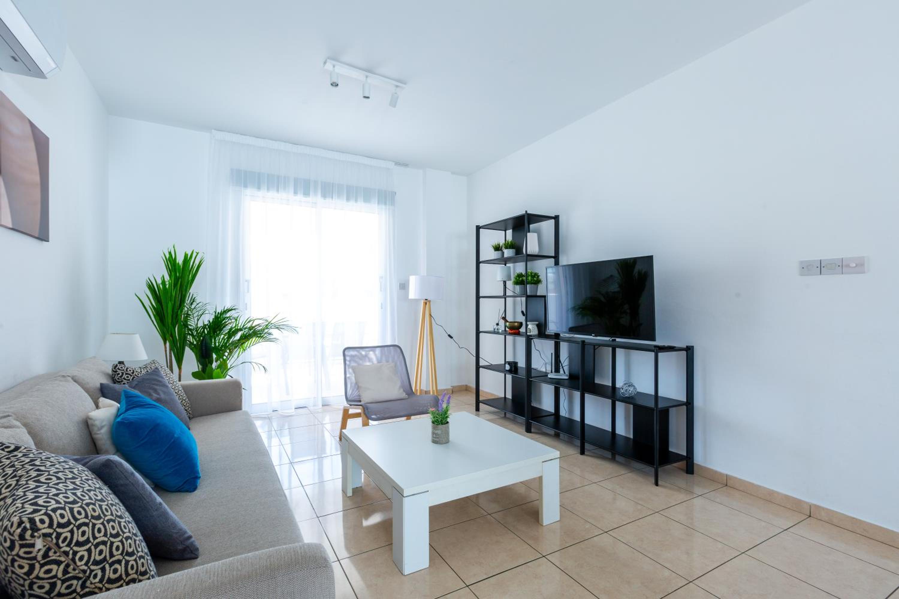 Beautiful 2 bed apartment in Paphos Cyprus