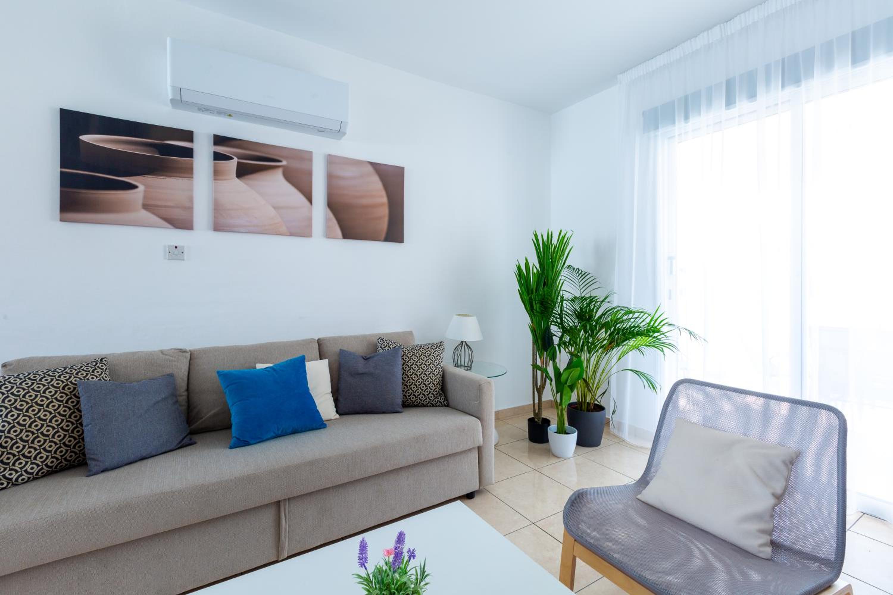 Beautiful 2 bed apartment in Paphos Cyprus