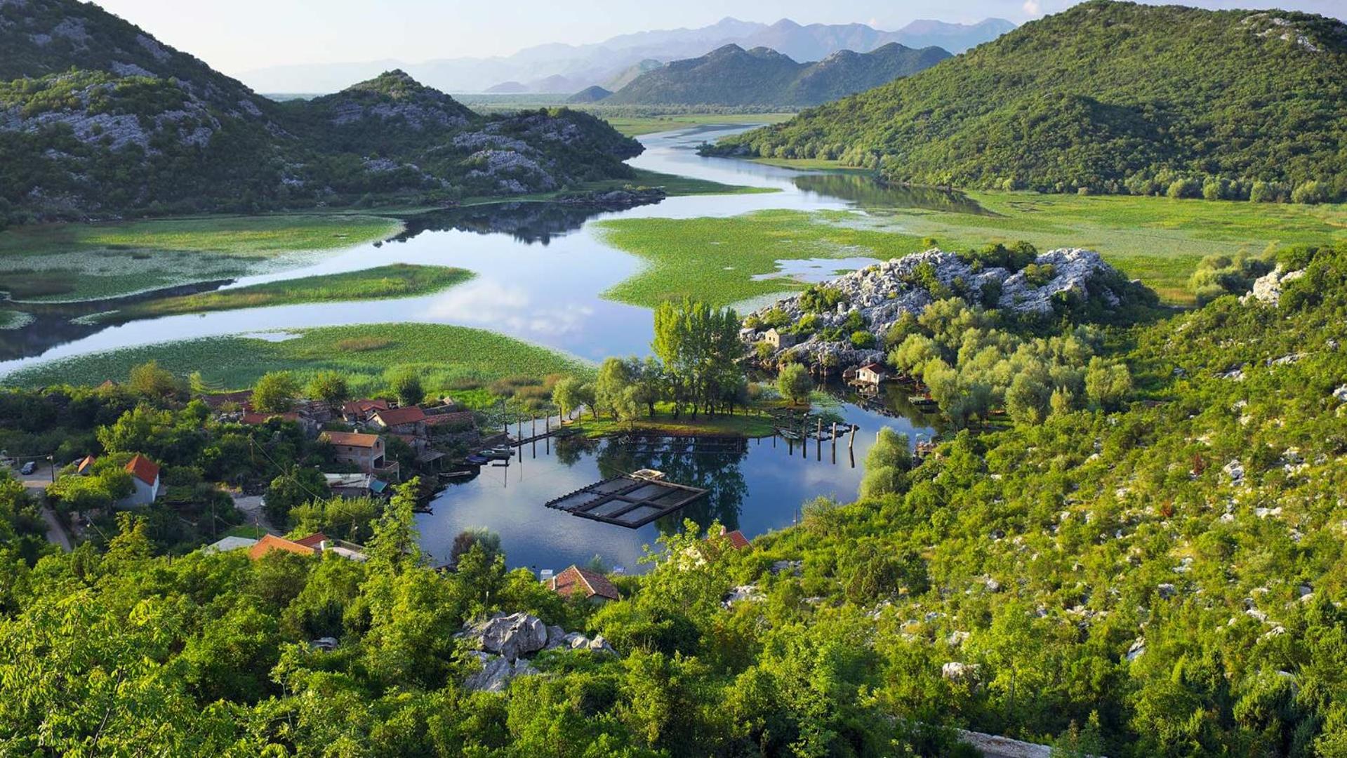 Lakeside oasis home Karuc photo 2