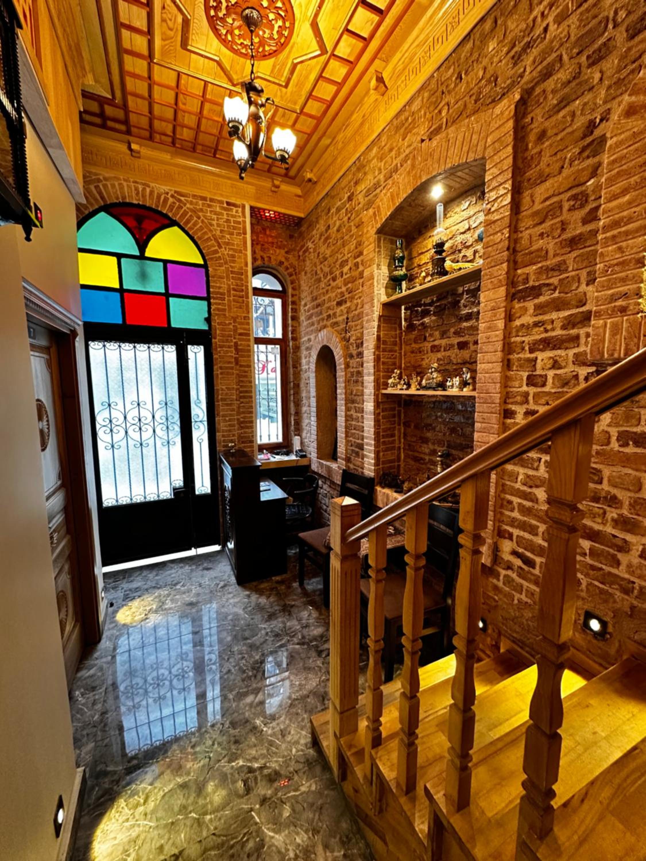 Capitol Antique Pearl Hotel