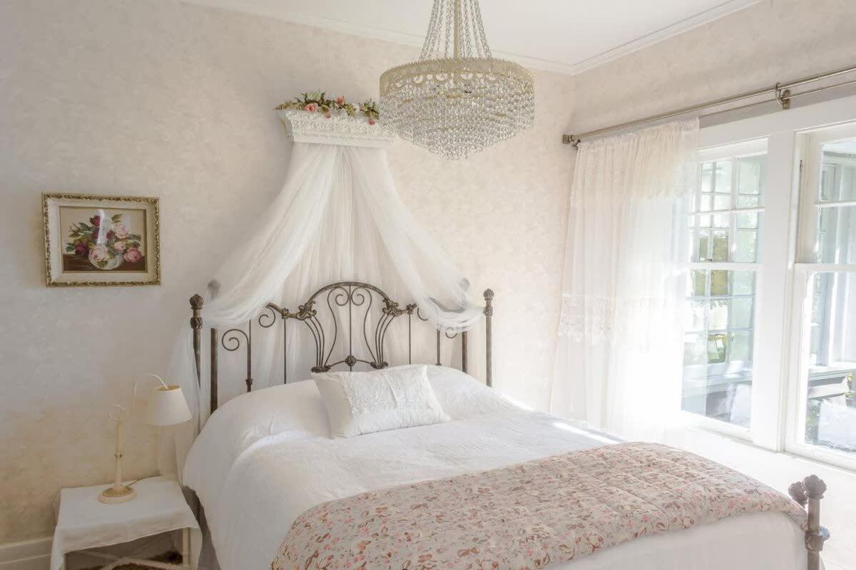 Luxury waterfront fairytale themed home - Carmen Elisabeth