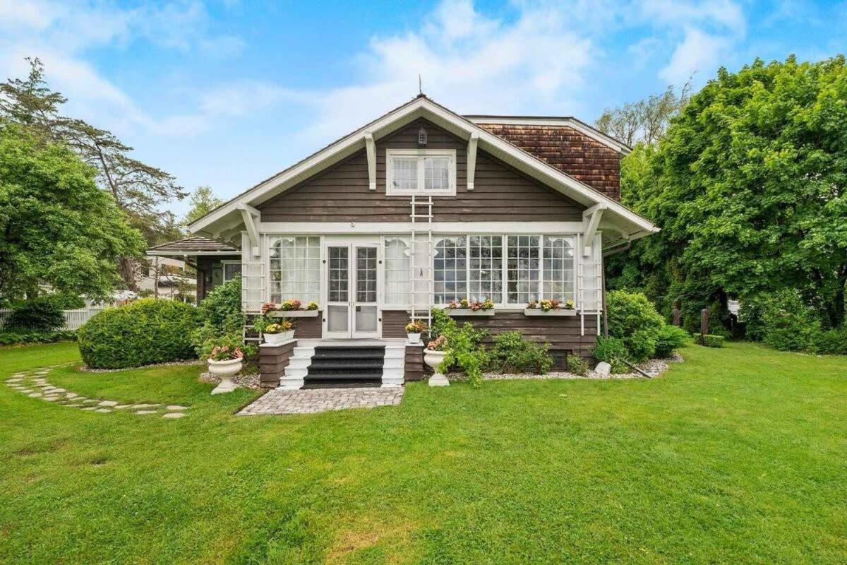 Luxury waterfront fairytale themed home - Carmen Elisabeth