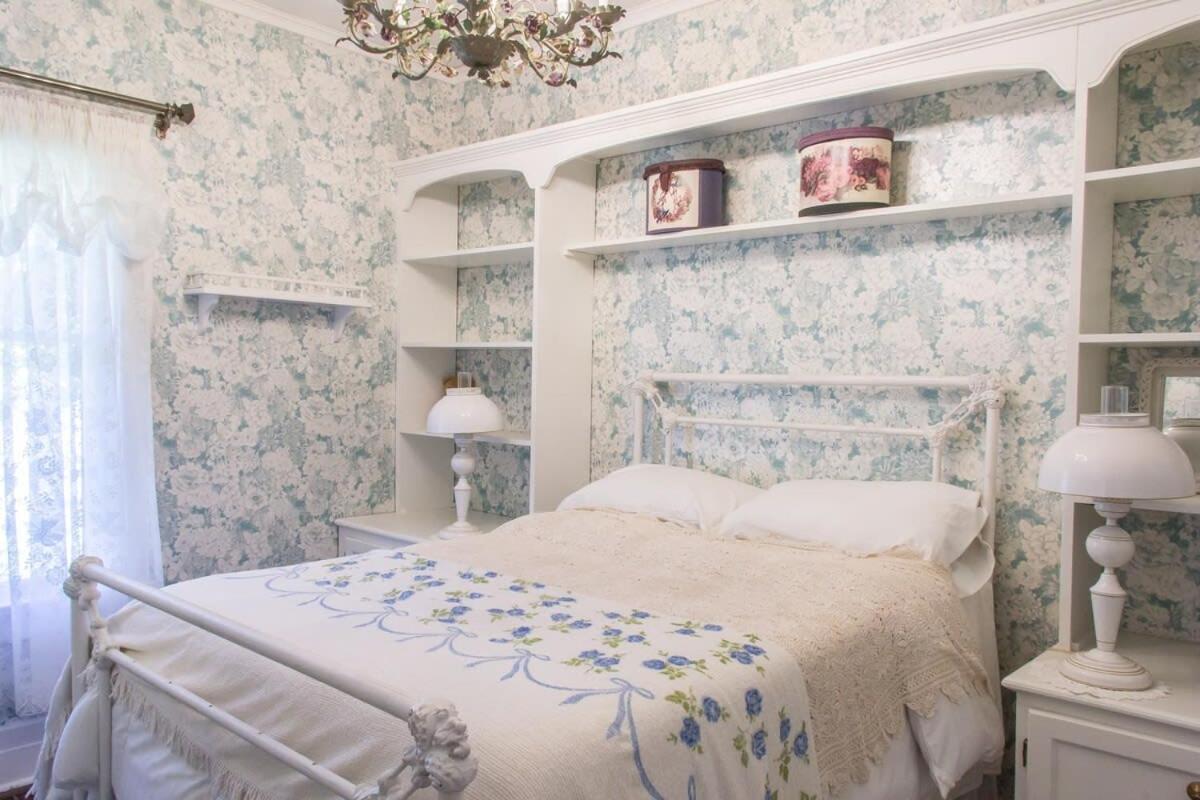 Luxury waterfront fairytale themed home - Carmen Elisabeth