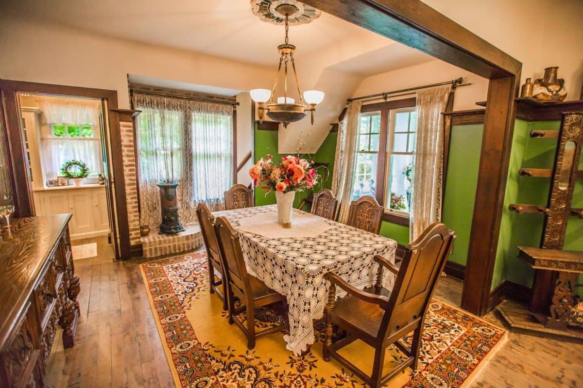 Luxury waterfront fairytale themed home - Carmen Elisabeth