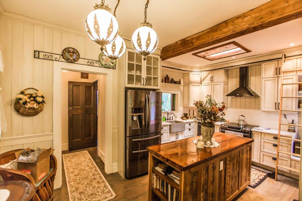Luxury waterfront fairytale themed home - Carmen Elisabeth - Property Image 6