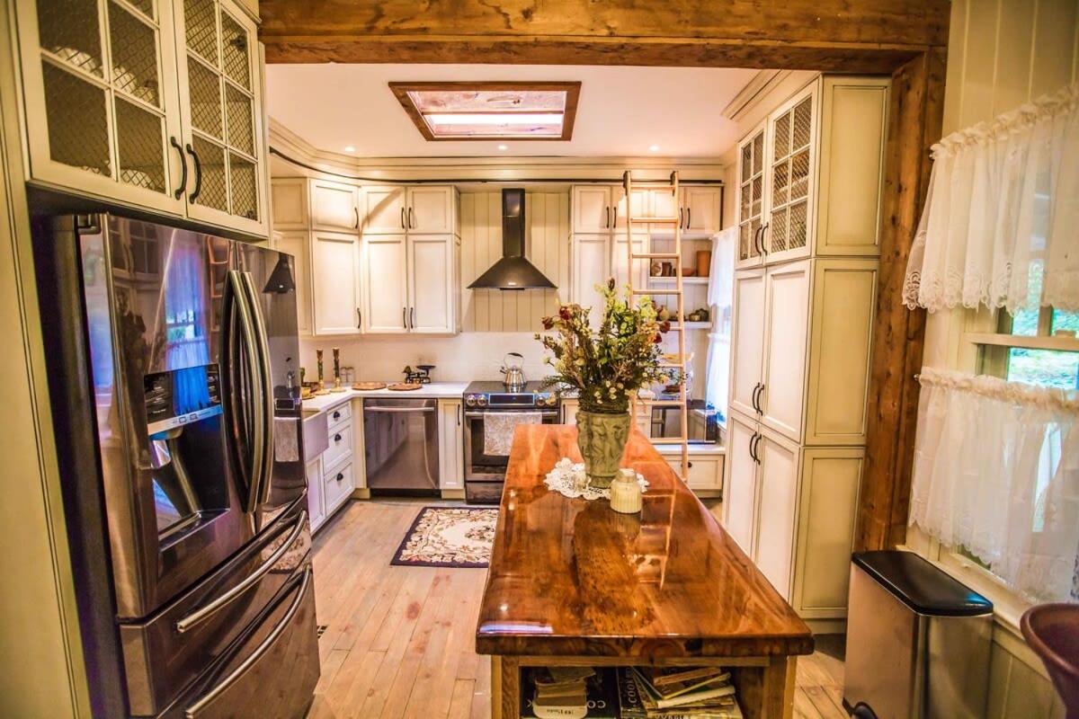 Luxury waterfront fairytale themed home - Carmen Elisabeth