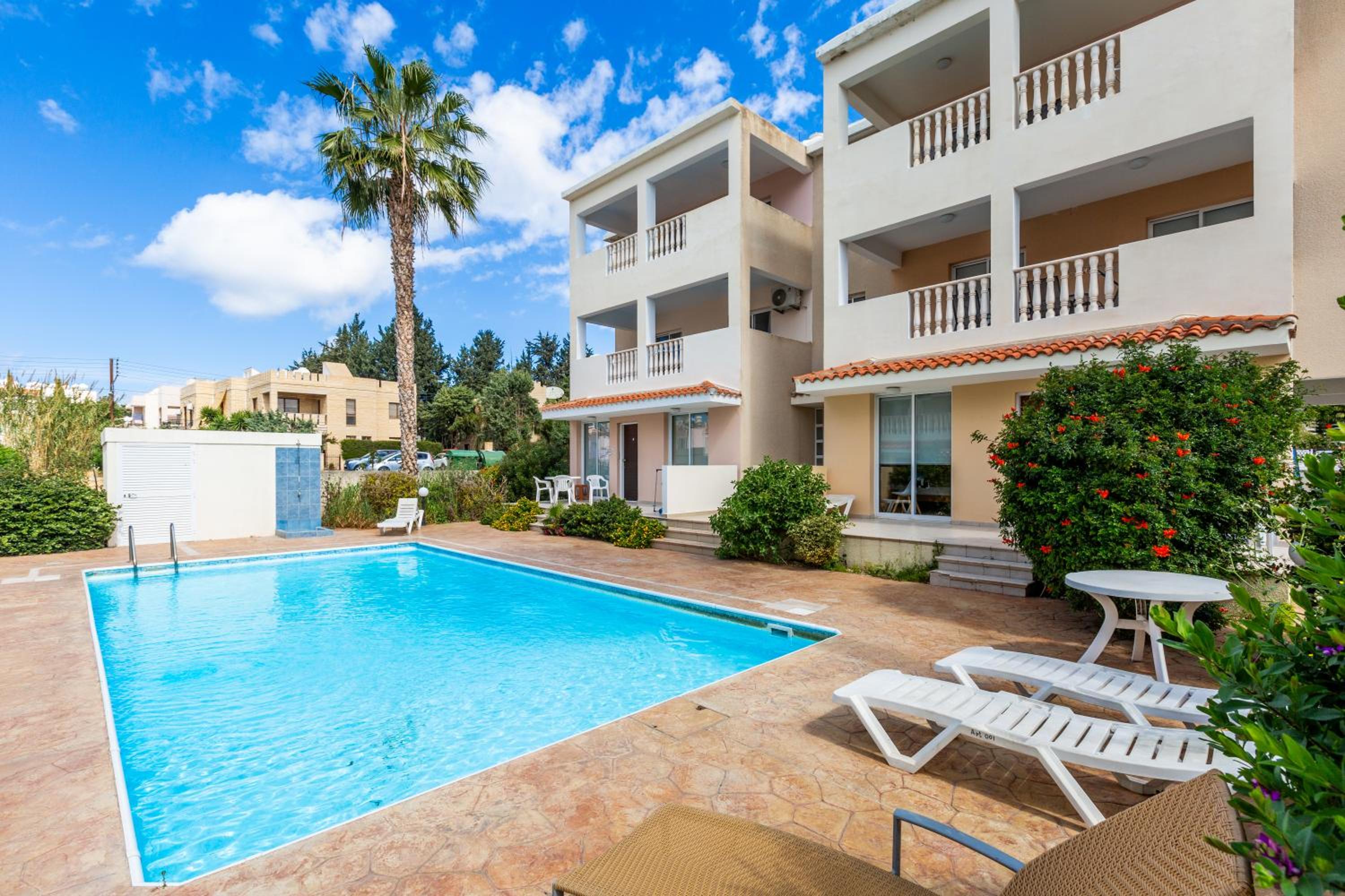 Beautiful 2 bed apartment in Paphos Cyprus