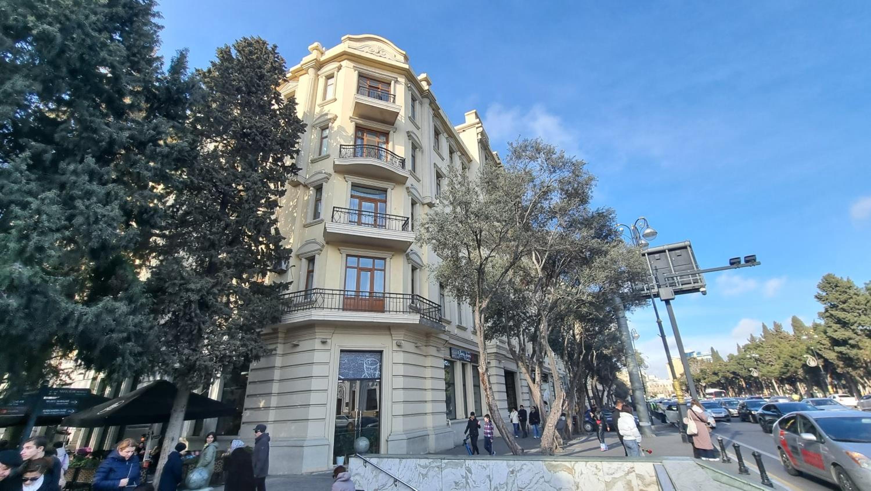 Avenu Apartment