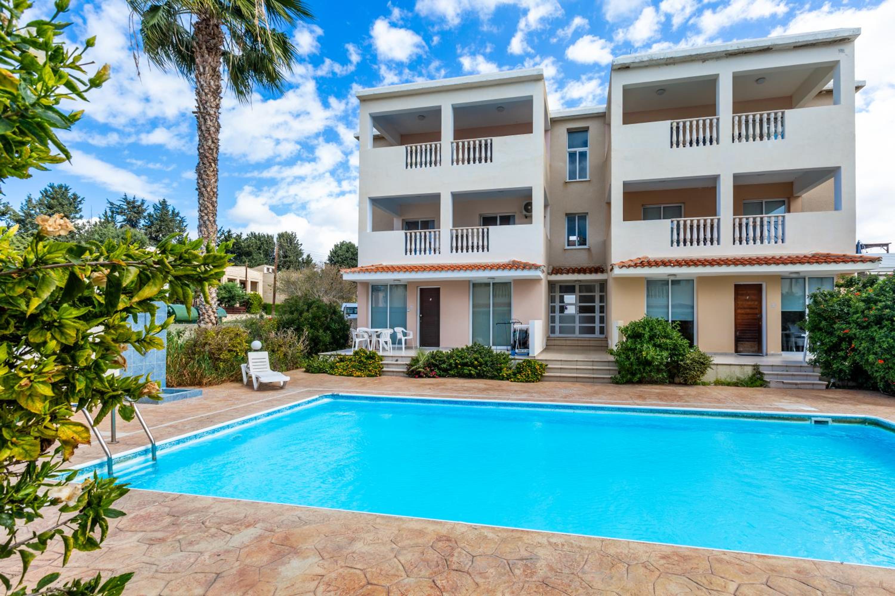 Beautiful 2 bed apartment in Paphos Cyprus