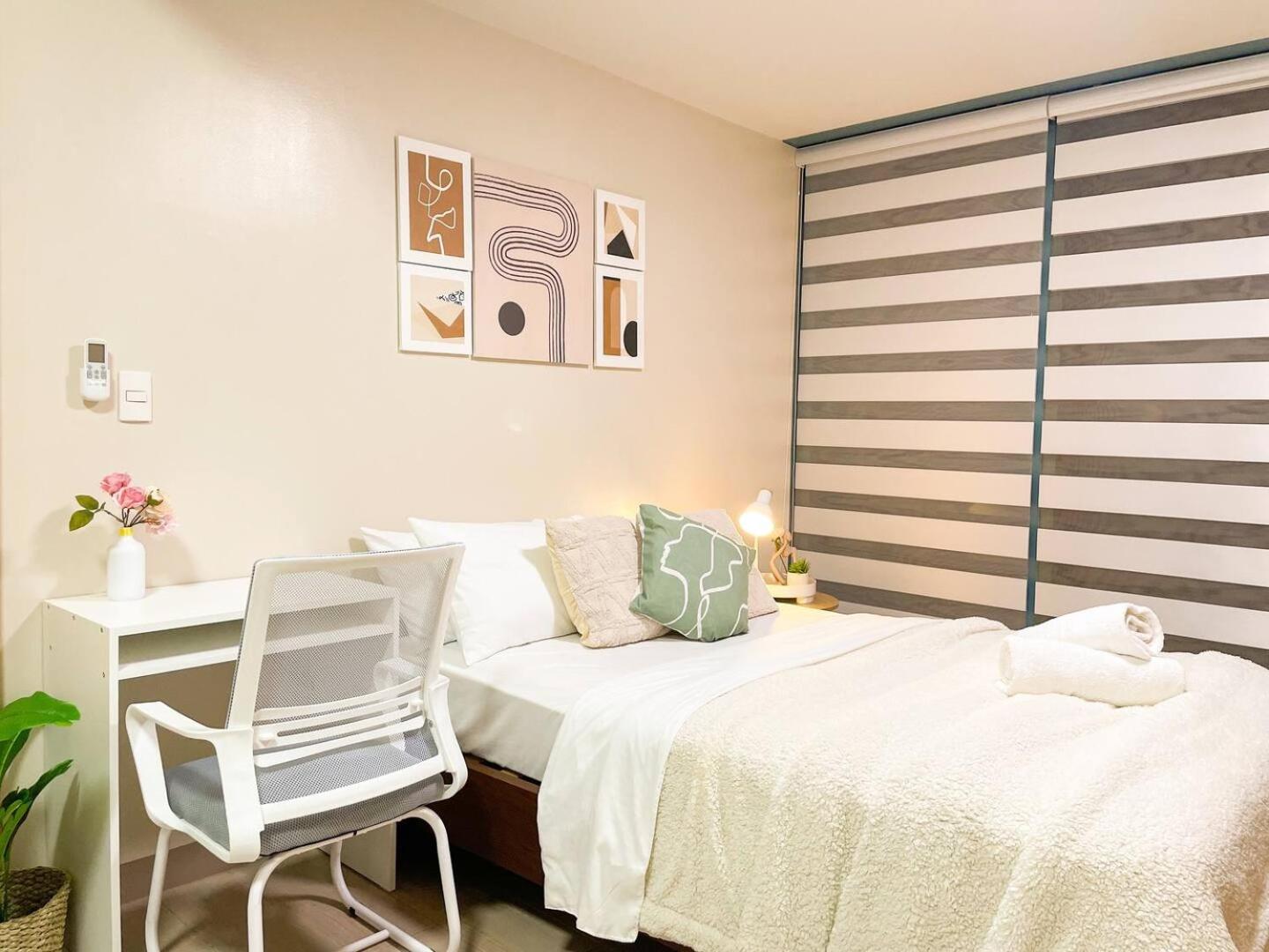 Cozy Bgc Stay Near Uptown Mall & Hyatt #ournw24l view 2