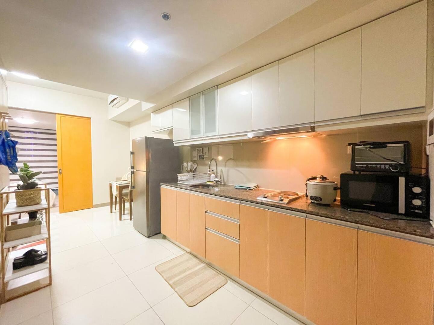 Cozy Bgc Stay Near Uptown Mall & Hyatt #ournw24l view 3
