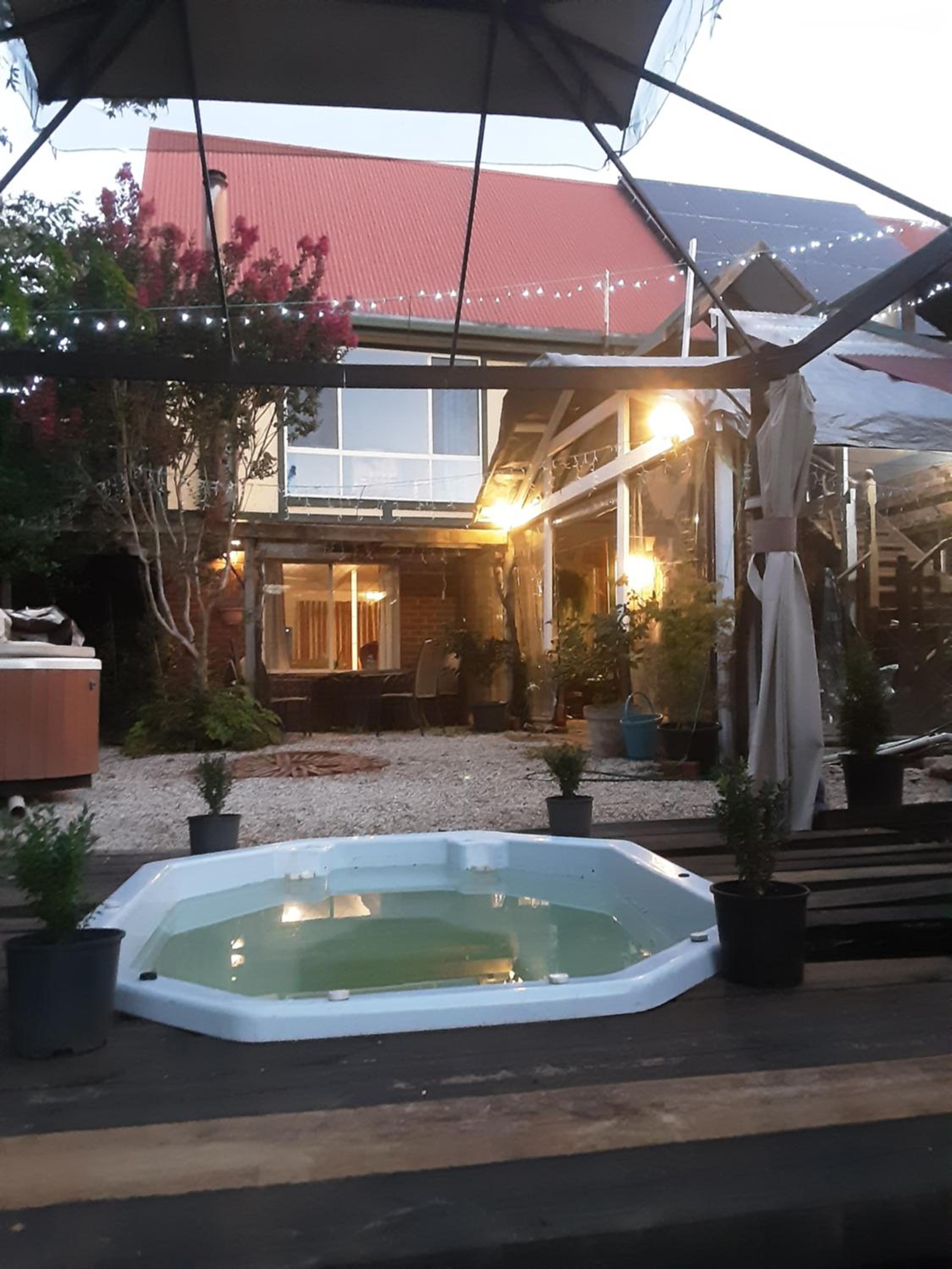 Oaktree Guest House