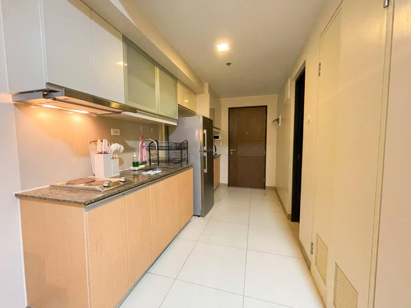 Premium Bgc Staycation, Uptown Area #ournw27b view 2