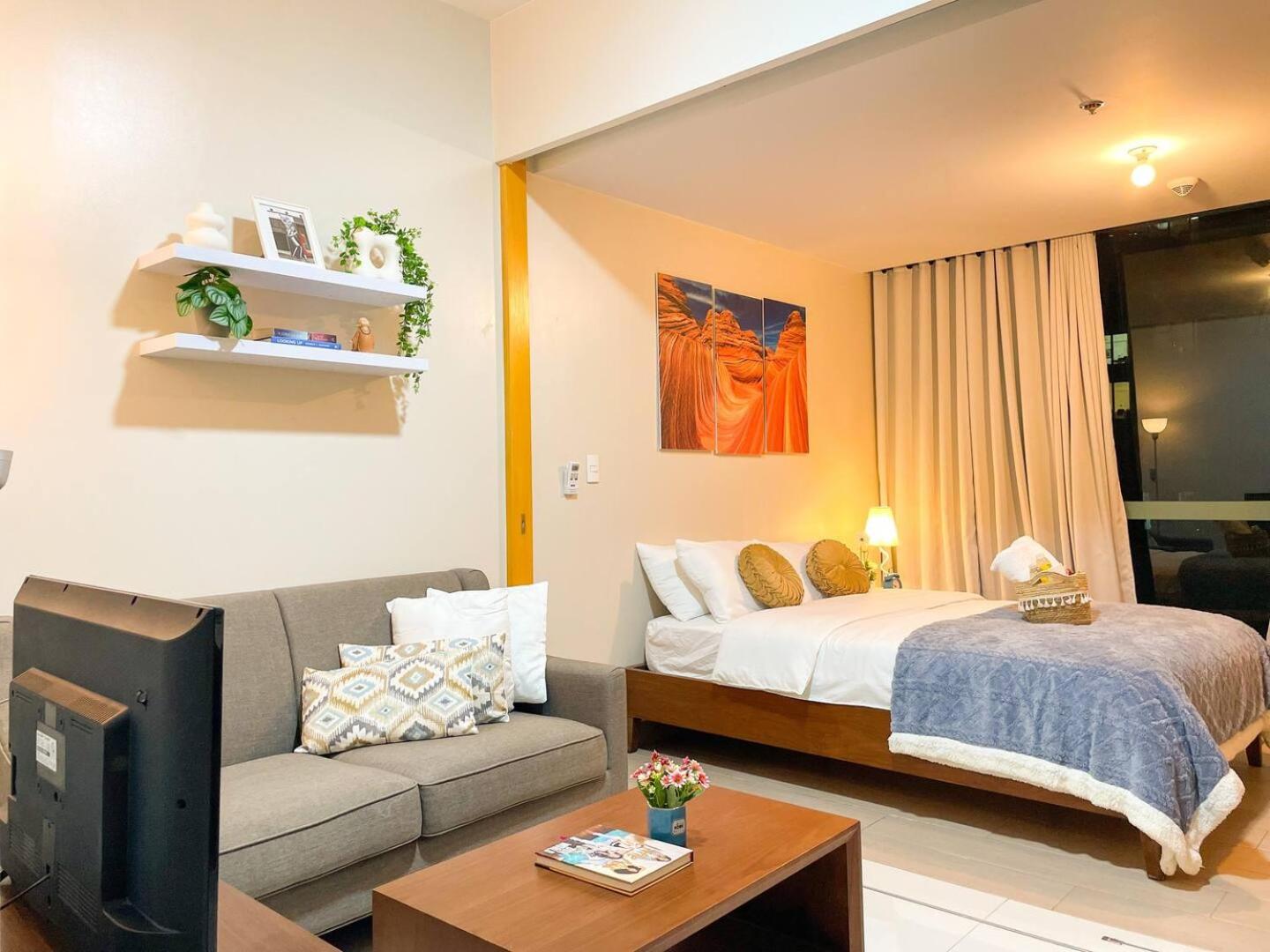 Premium Bgc Staycation, Uptown Area #ournw27b view 5