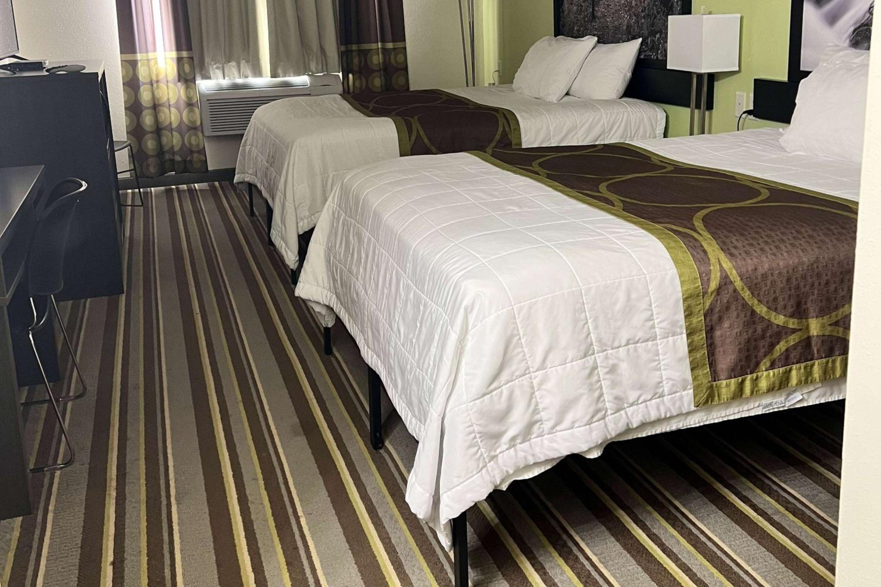 Super 8 by Wyndham Nebraska City view 3