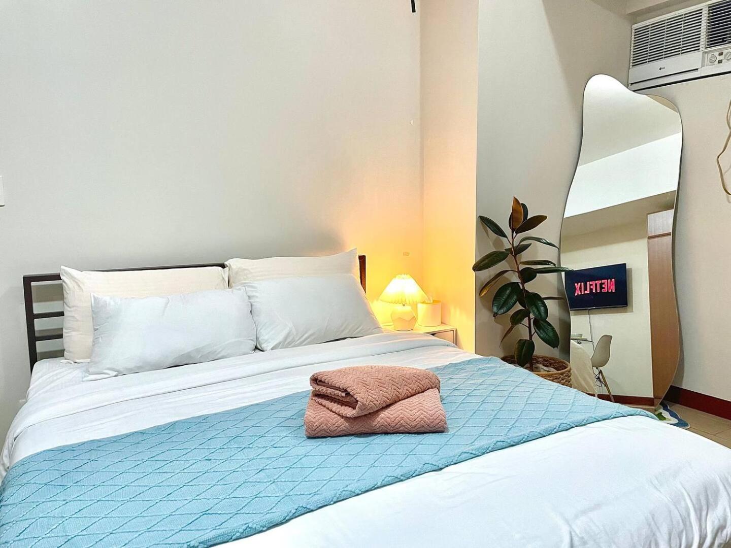 Luxury BGC Condo, Venice Grand Canal #vlrtc5h view 2