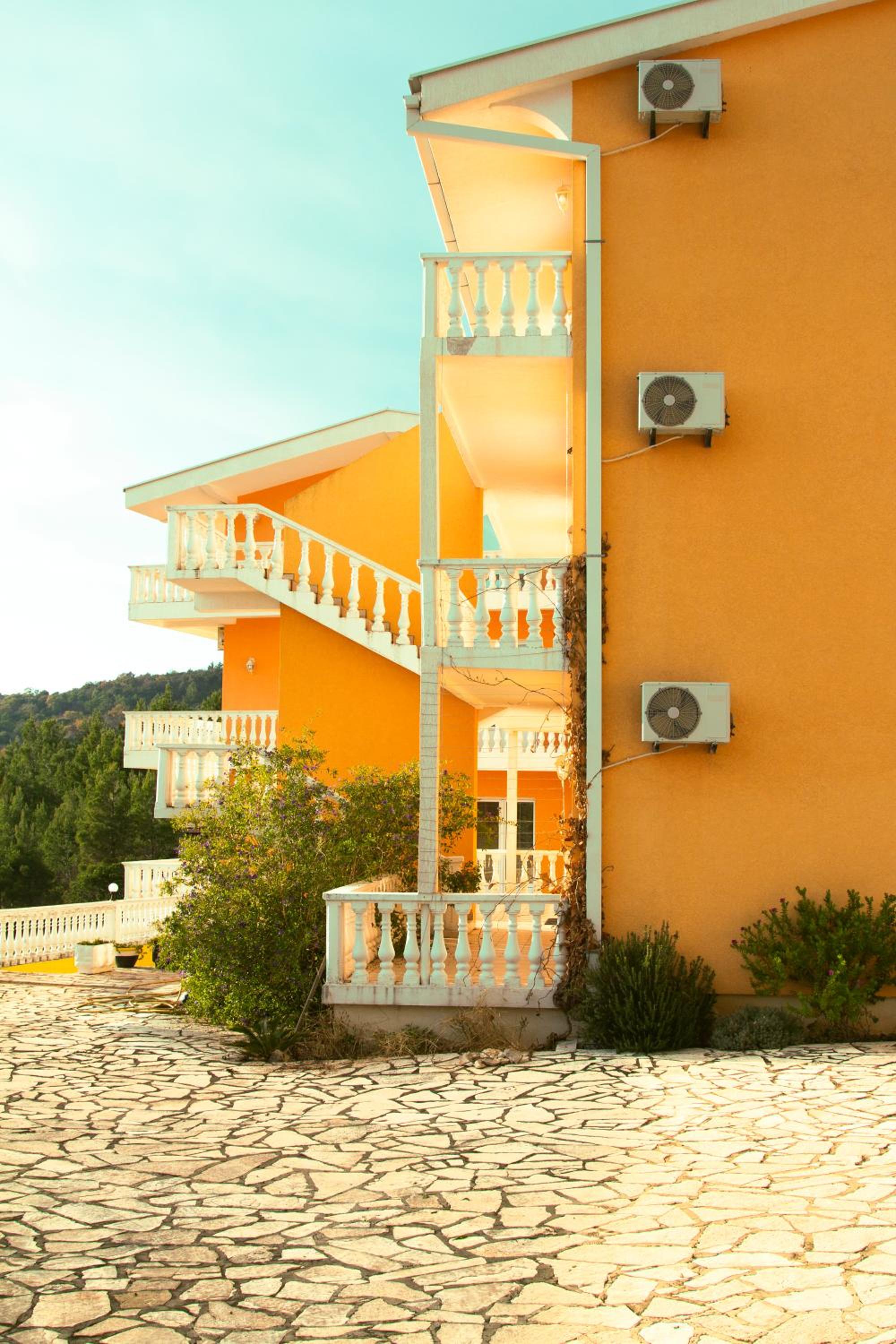 Vila Bronhi view 2