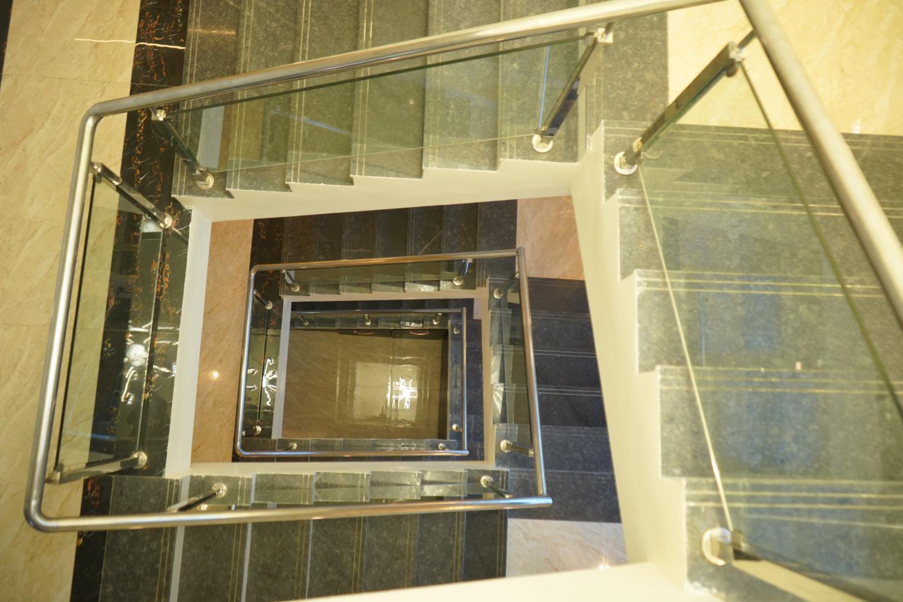 Vakratunda Executive