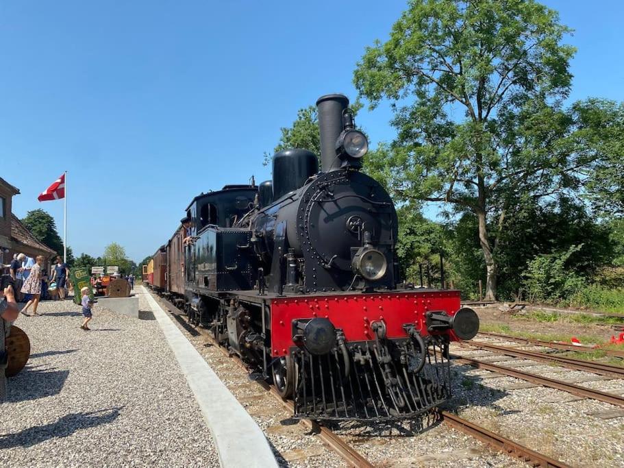 Idyllisk, historisk byhus ved fjorden i Mariager