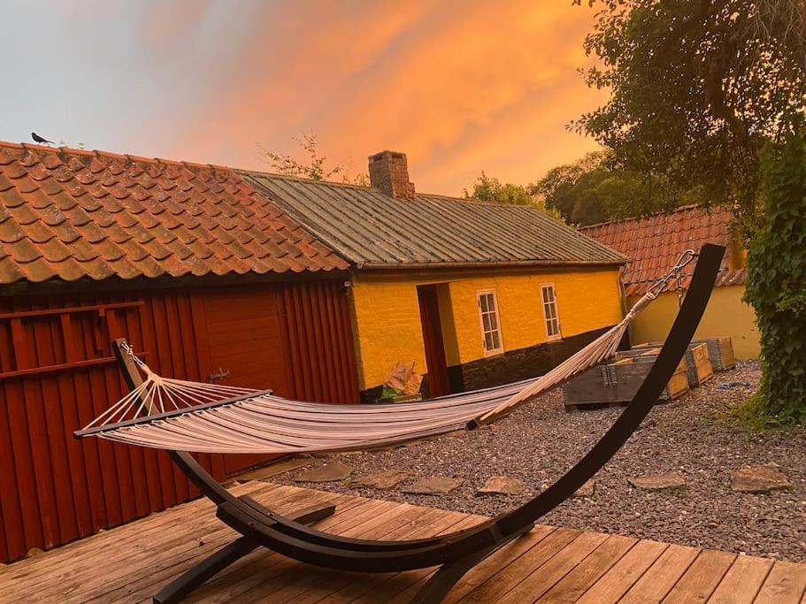 Idyllisk, historisk byhus ved fjorden i Mariager