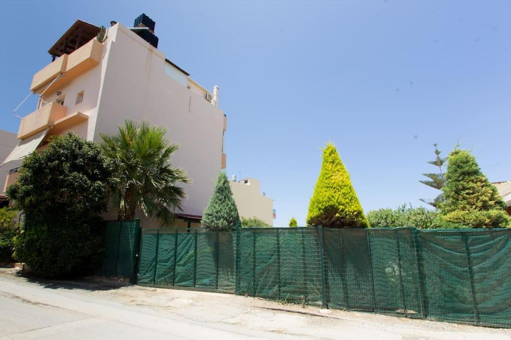 Kostas Apartment Amoudara
