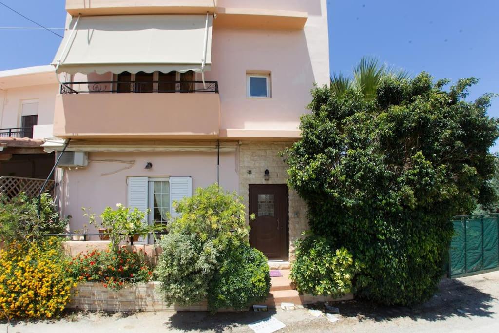 Kostas Apartment Amoudara