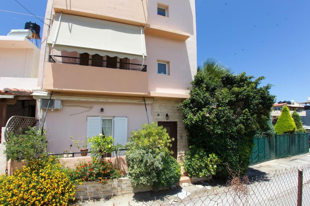Kostas Apartment Amoudara