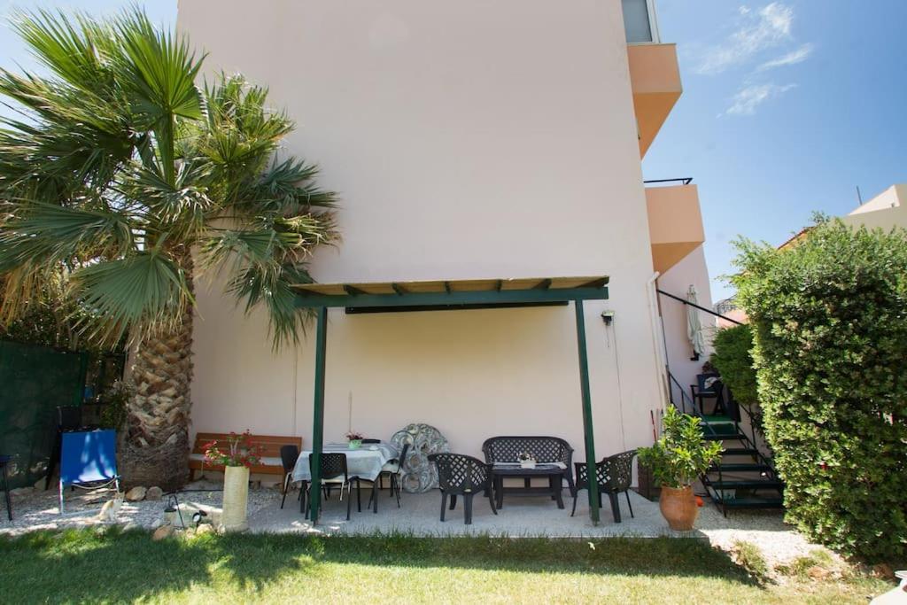Kostas Apartment Amoudara