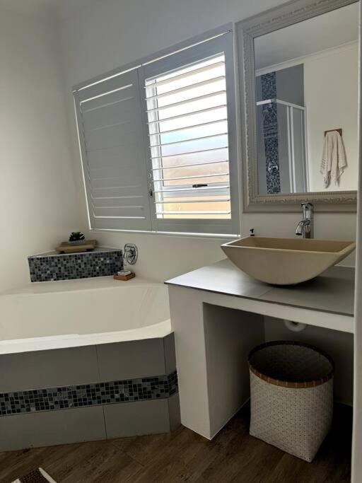 Clanwilliam Waterside Villa