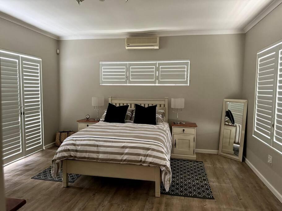 Clanwilliam Waterside Villa