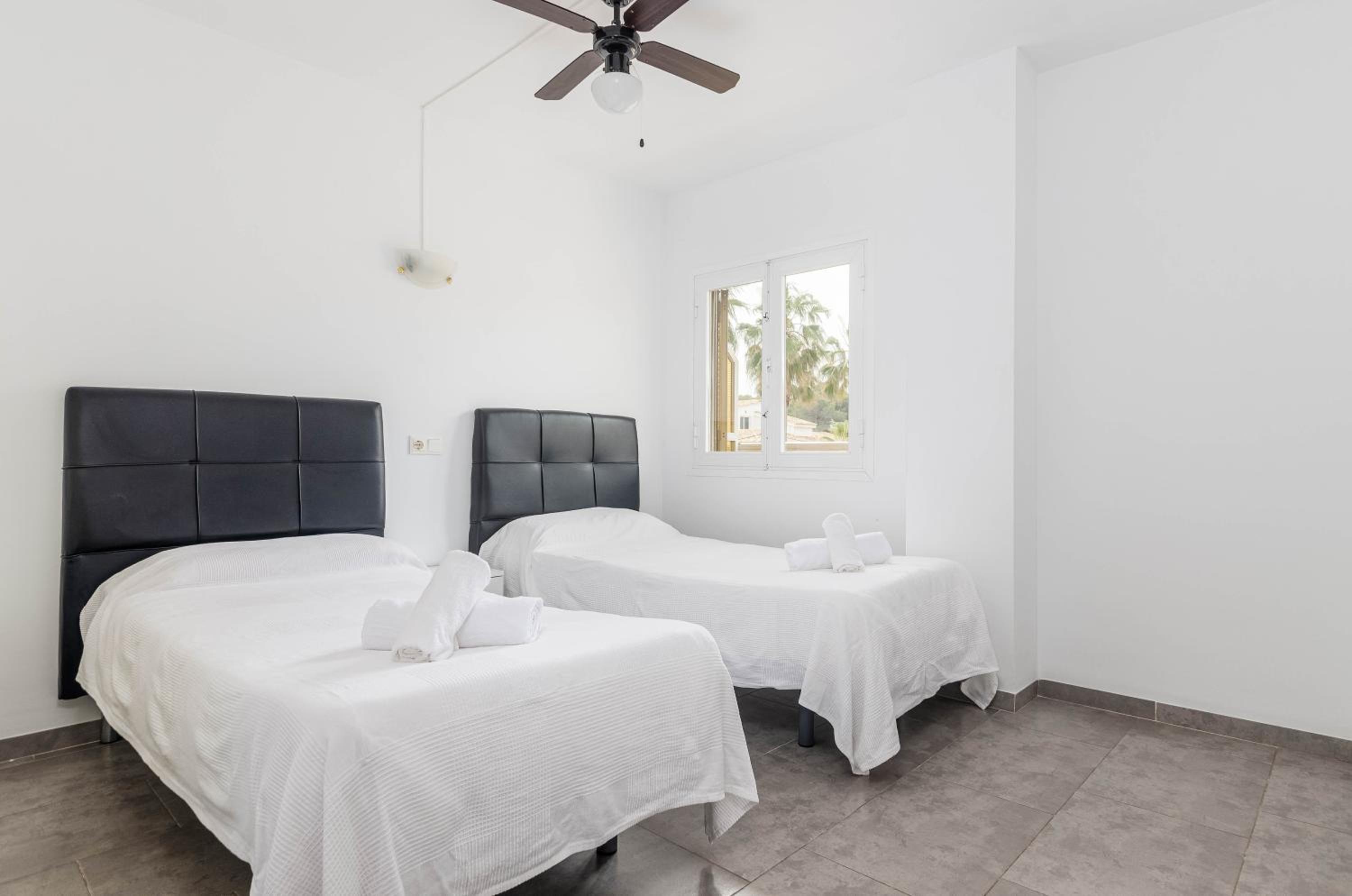 Acapulco Apartments