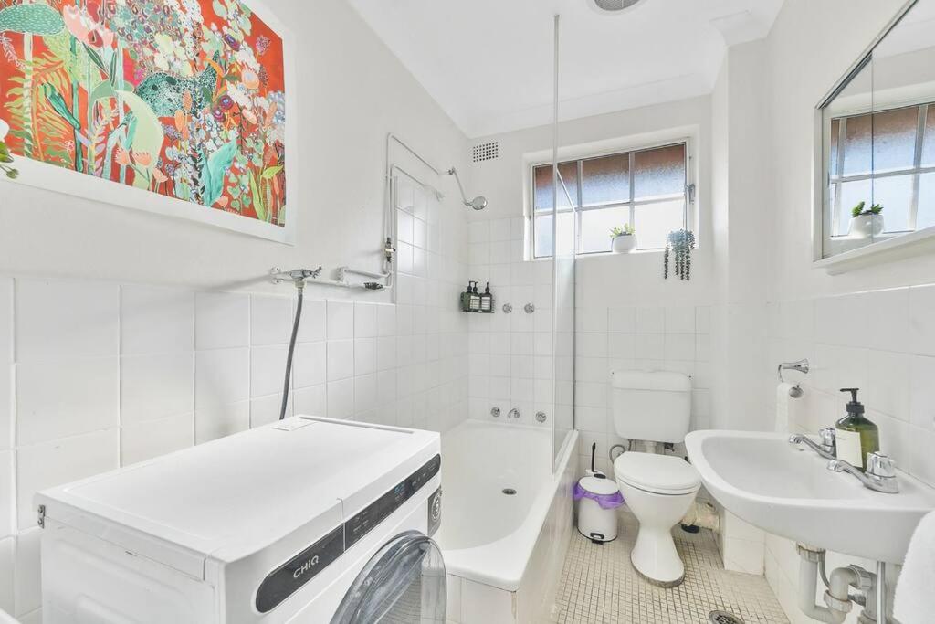 KozyGuru Harris Park 2Bed Apt Free Parking