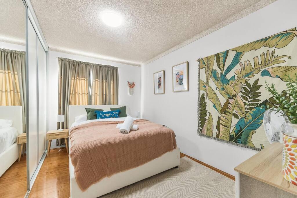 KozyGuru Harris Park 2Bed Apt Free Parking