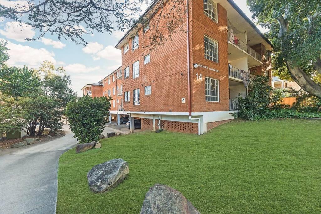 KozyGuru Harris Park 2Bed Apt Free Parking
